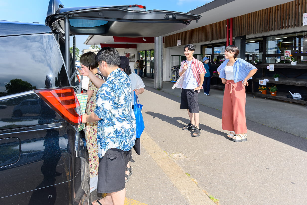 買い出しはOK！いざ海水浴場へ