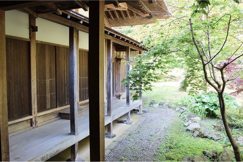 有珠善光寺の縁側